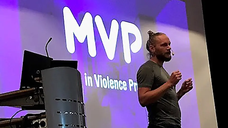 Introduktionen till MVP hölls av Dennis Nyström, utbildare och verksamhetsutvecklare på organisationen MÄN.